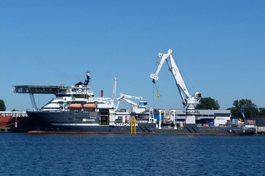 A large offshore subsea support vessel with heave-compensated cranes